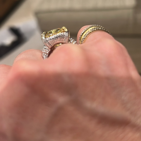 Judith Ripka Canary Cushion Ring. size 6 NIB - Picture 6 of 14